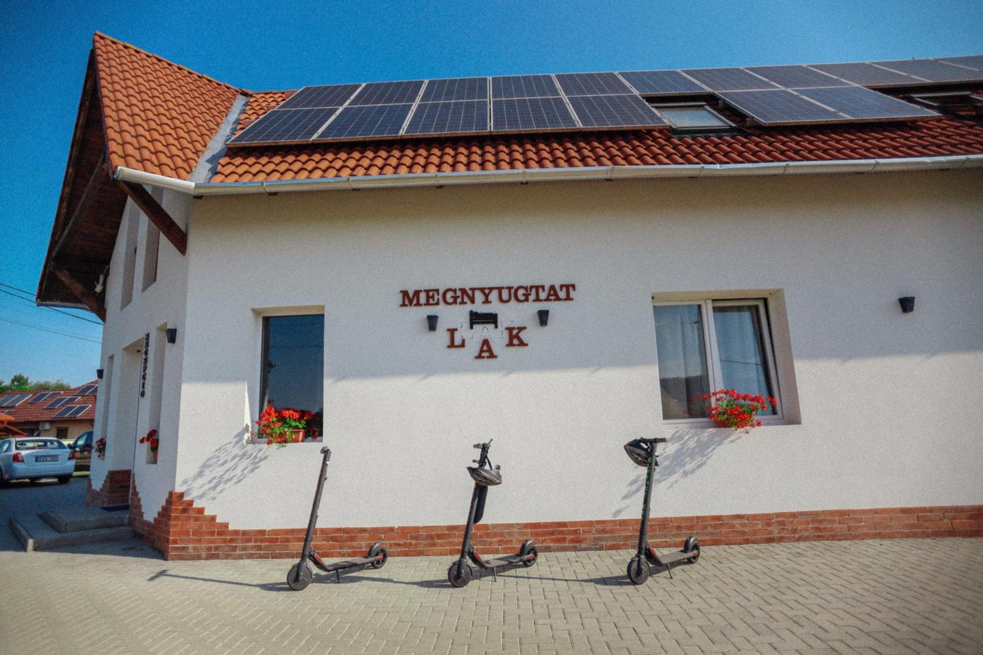 Megnyugtat-Lak Apartmanhaz Demjén Exterior photo